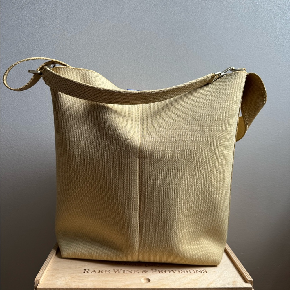 ROTHY’S Bucket Bag - golden wheat